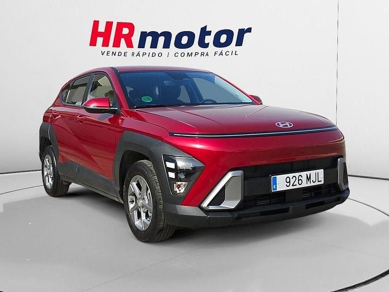 Rojo Usado 2023 Hyundai Kona SUV | 22.690 € (Un poco caro) - Imagen 1/4