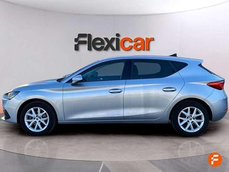 Usado Seat Leon Style 131 CV (96 kW) 2023 Gris Utilitario