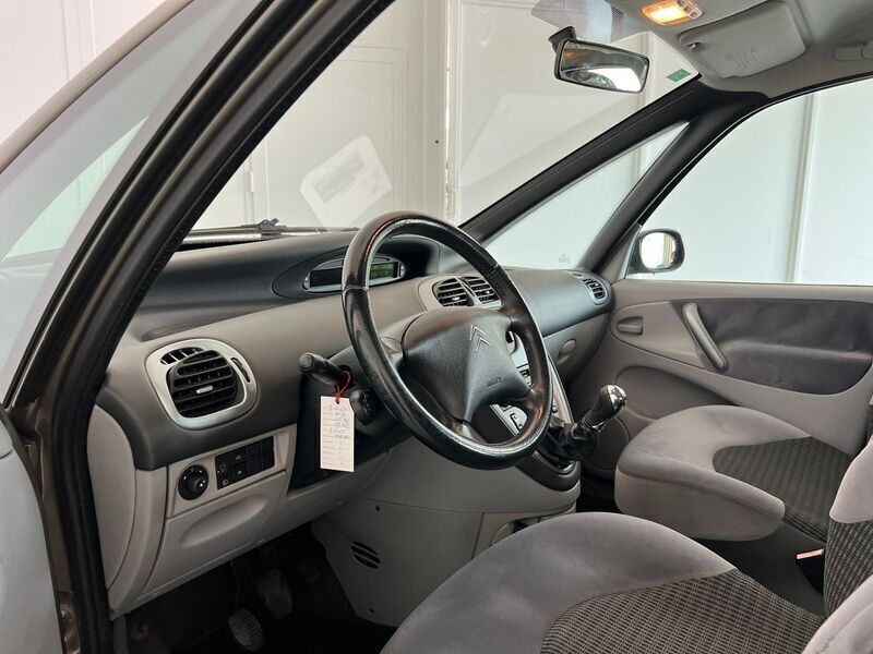 Usado Citroën Xsara Picasso 90 CV (66 kW) 2009 Bronce Monovolumen