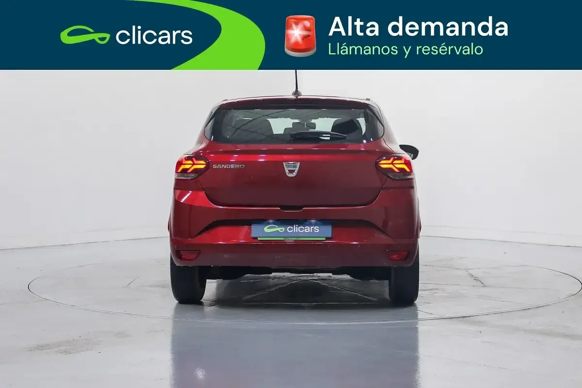 Usado Dacia Sandero Comfort 100 CV (73 kW) 2022 Rojo
