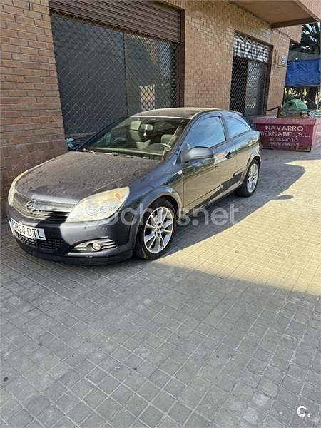 Usado Opel Astra GTC Sport 100 CV (73 kW) 2005 Gris / plata Berlina