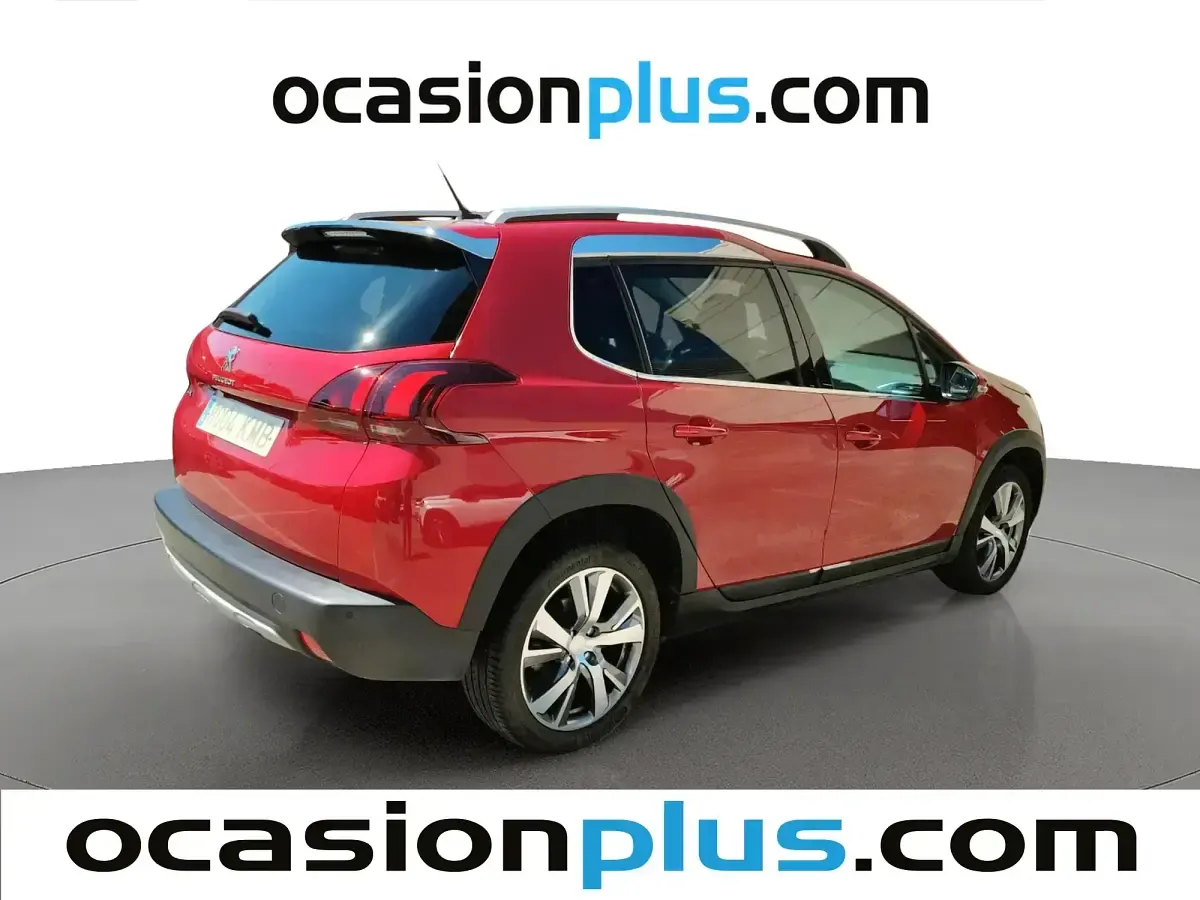 Usado Peugeot 2008 Allure 110 CV (80 kW) 2018 Rojo SUV