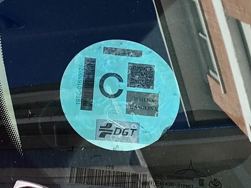 Usado Renault Captur Zen 131 CV (96 kW) 2020 Azul SUV