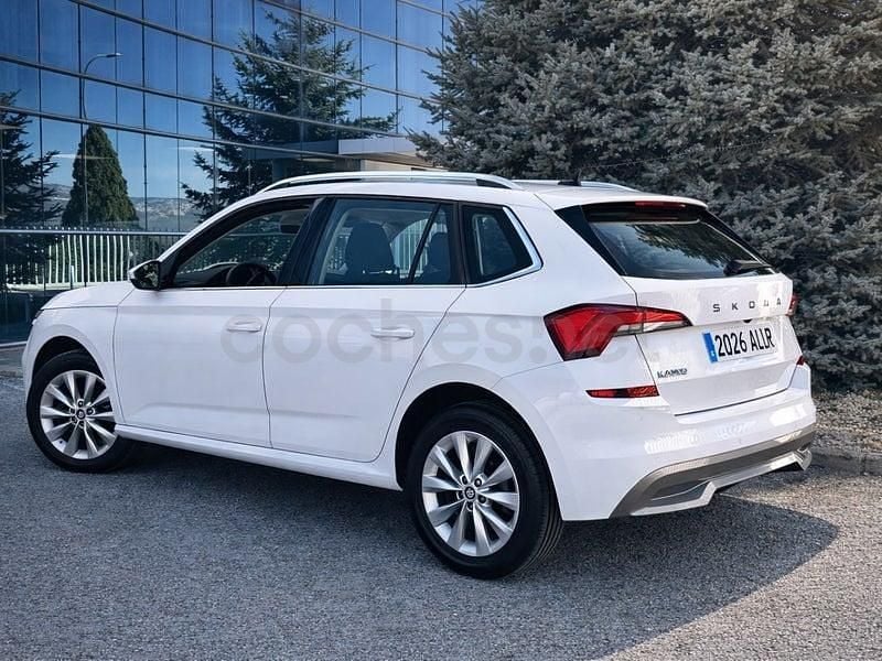 Usado Skoda Kamiq Ambition 110 CV (80 kW) 2021 Blanco SUV