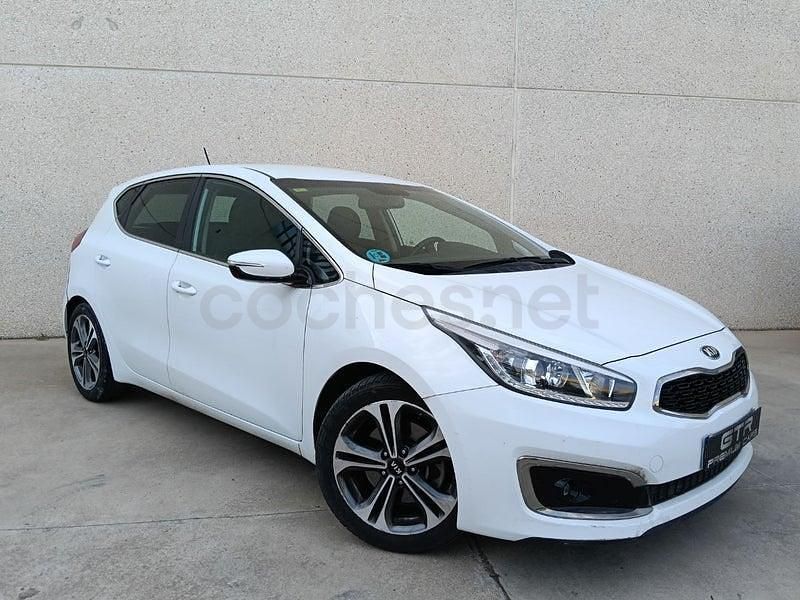 Używany Kia Ceed 120 KM (88 kW) 2017 Biały Hatchback