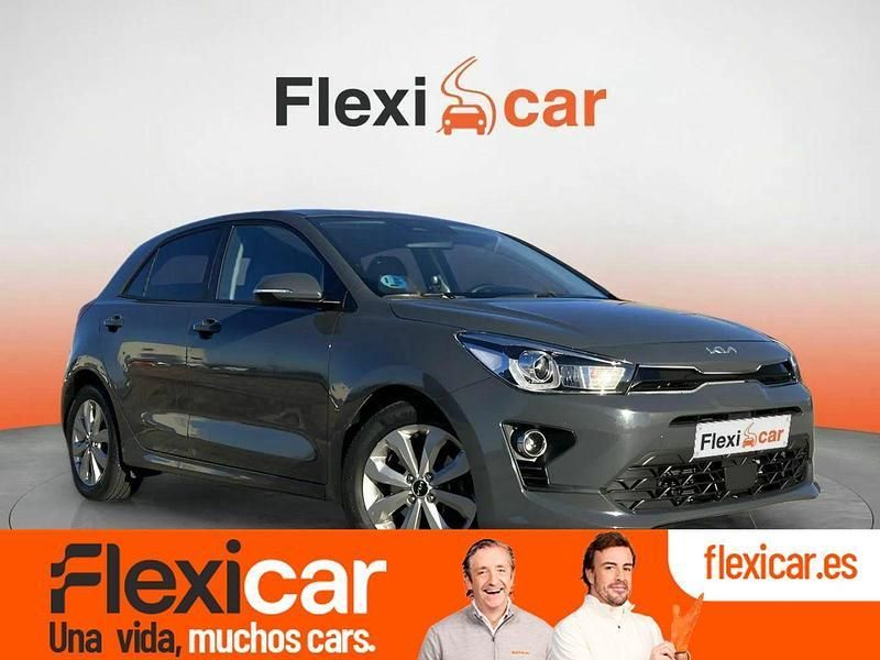 Usado Kia Rio 100 CV (73 kW) 2022 Gris Berlina