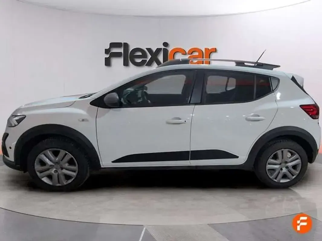 Usado Dacia Sandero Essentiel 91 CV (66 kW) 2023 Blanco Utilitario