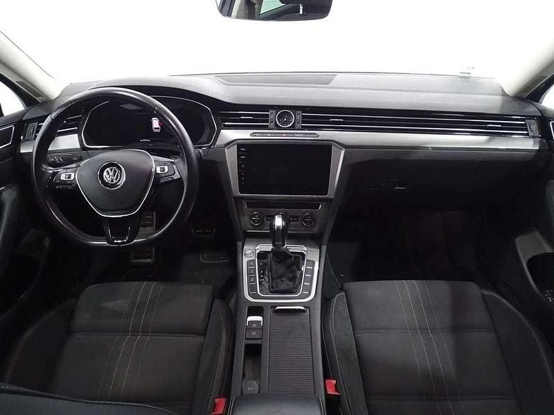 Usado VW Passat Alltrack 220 CV (161 kW) 2017 Azul Familiar