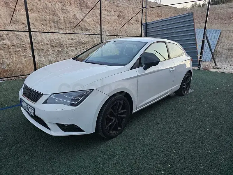 Usado Seat Leon CONNECT 110 CV (80 kW) 2015 Blanco Berlina