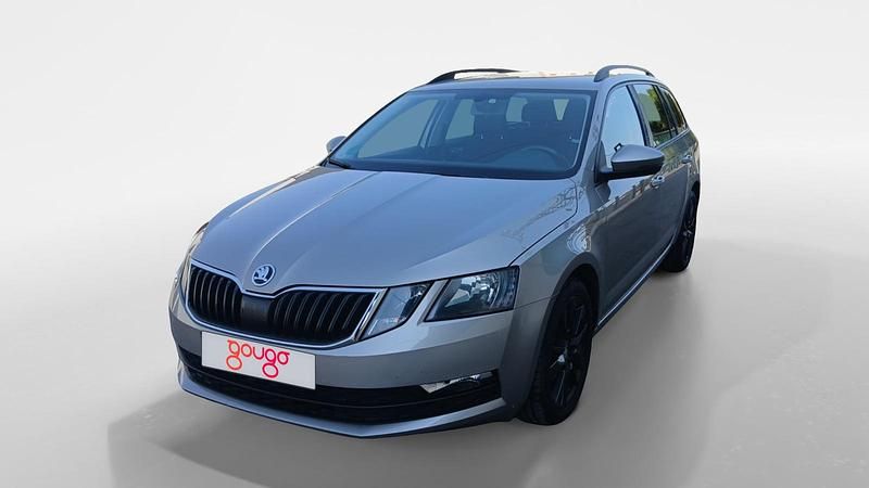 Usado Skoda Octavia Style 150 HP (110 kW) 2018 Cinzento Carrinha