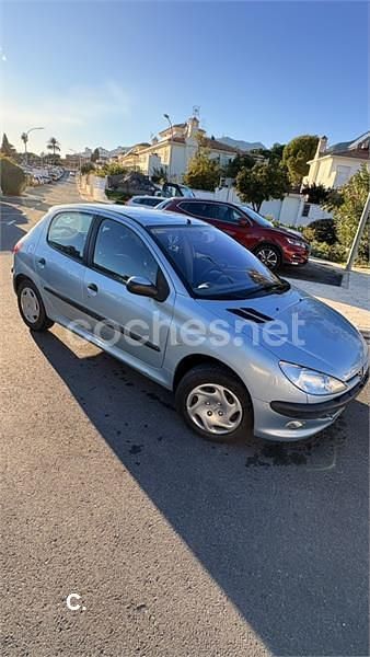 Gris / plata Usado 2002 Peugeot 206 Berlina | 3200 € (Precio justo) - Imagen 1/4