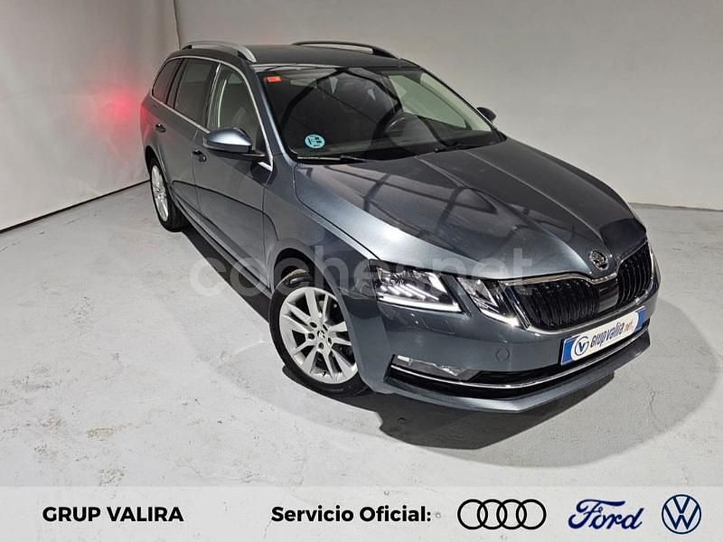 Gris / plata Usado 2019 Skoda Octavia Style Familiar | 15.900 € (Precio justo) - Imagen 1/4