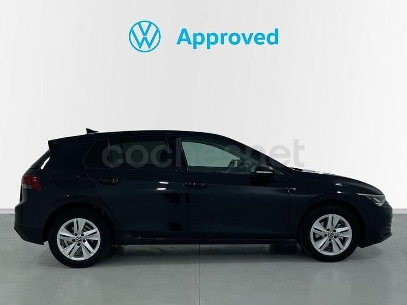 Usado VW Golf VIII Life 131 CV (96 kW) 2024 Negro Berlina