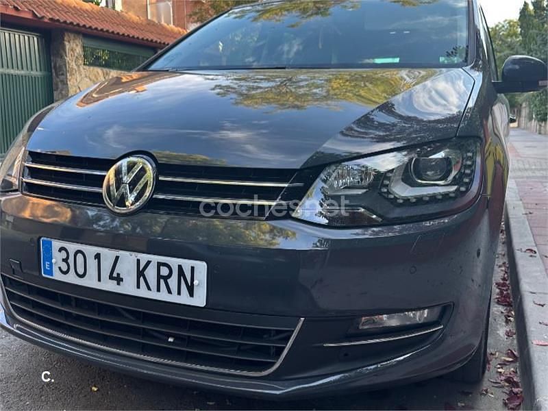 Gris / plata Usado 2018 VW Sharan Sportline Monovolumen | 25.000 € (Buen precio) - Imagen 1/4