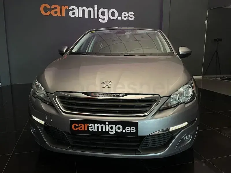 Usado Peugeot 308 Active 110 CV (80 kW) 2015 Gris / plata Berlina