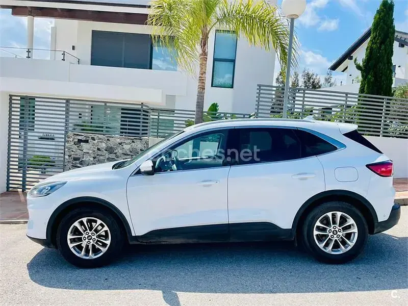 Usado Ford Kuga Titanium 120 CV (88 kW) 2020 Blanco SUV
