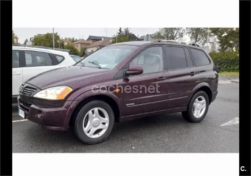 Granate Usado 2006 Ssangyong (KGM) Kyron Limited SUV | 4800 € - Imagen 1/4
