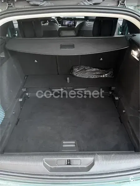 Usado Peugeot 308 SW Active 130 CV (95 kW) 2023 Verde Familiar