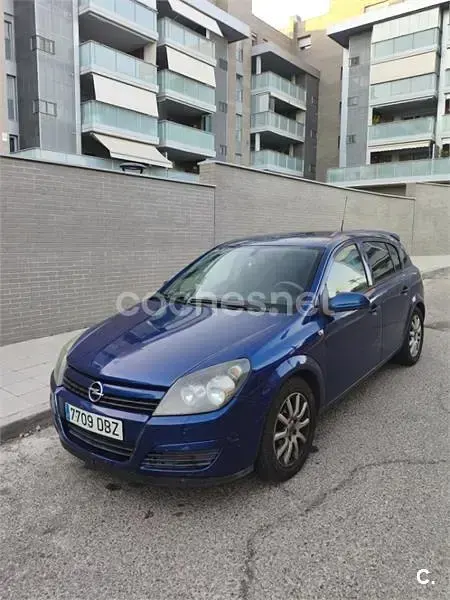 Usado Opel Astra Edition 80 CV (58 kW) 2004 Azul Berlina