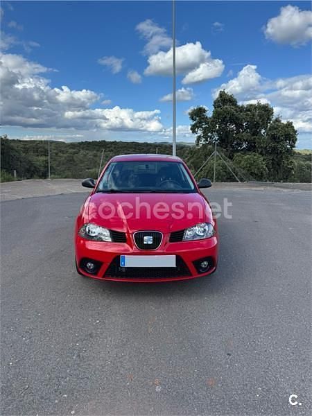 Usado Seat Ibiza 85 CV (62 kW) 2009 Rojo Berlina