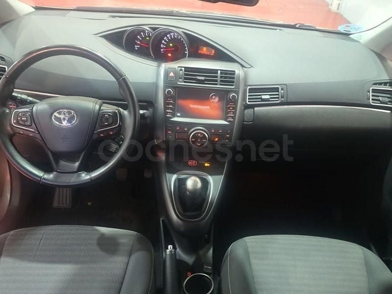 Usado Toyota Verso Advance 112 CV (82 kW) 2016 Marrón Monovolumen