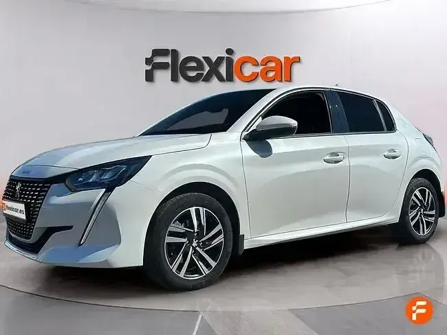 Usado Peugeot 208 Allure 130 CV (95 kW) 2021 Blanco Utilitario