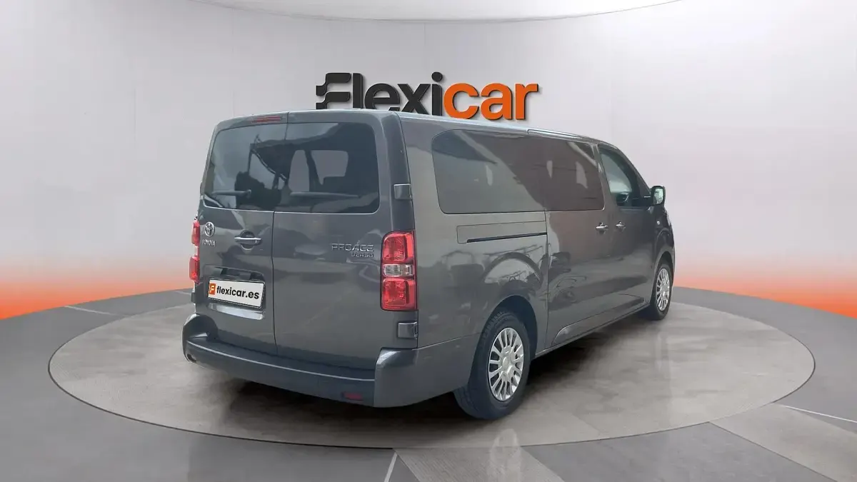 Usado Toyota Proace Verso Active 131 CV (96 kW) 2023 Gris Familiar