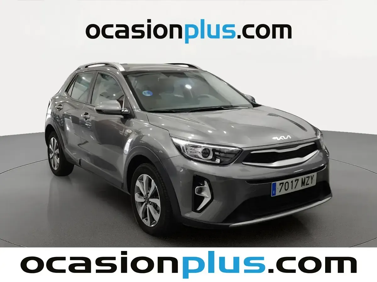 Usado Kia Stonic 100 CV (73 kW) 2025 Gris SUV