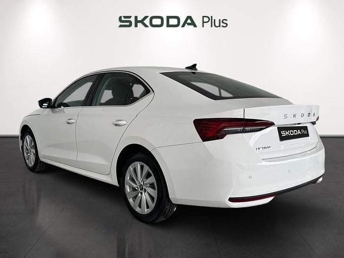 Blanco Usado 2025 Skoda Octavia Selection | 32.490 € (Precio justo) - Imagen 1/4