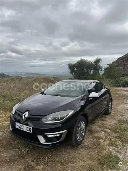 Usado Renault Mégane Intens 115 CV (84 kW) 2015 Negro Coupe