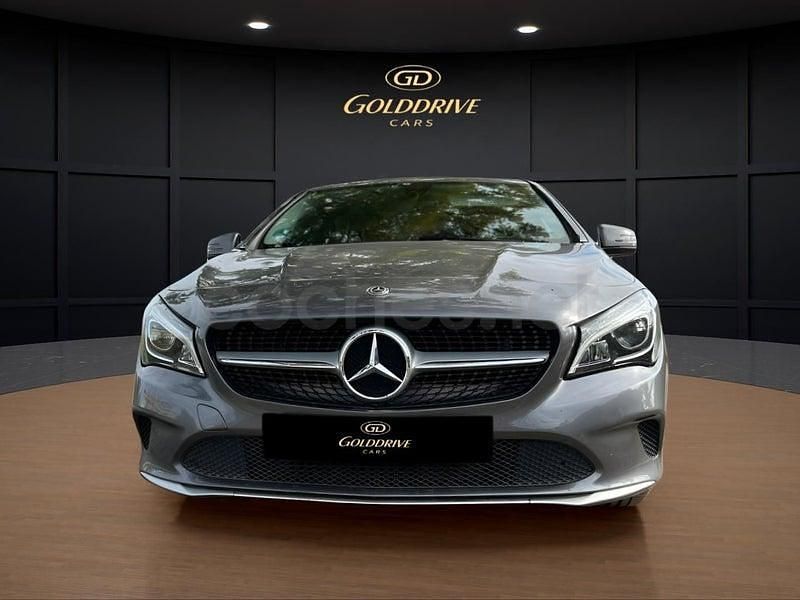 Usado Mercedes CLA200 136 CV (100 kW) 2018 Gris / plata Berlina