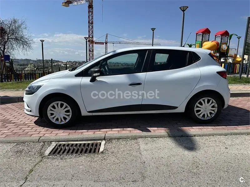 Usado Renault Clio Life 76 CV (55 kW) 2018 Blanco Familiar