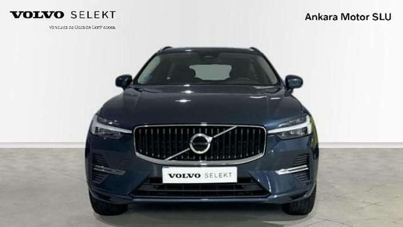 Usado Volvo XC60 Momentum 199 CV (146 kW) 2021 Azul SUV