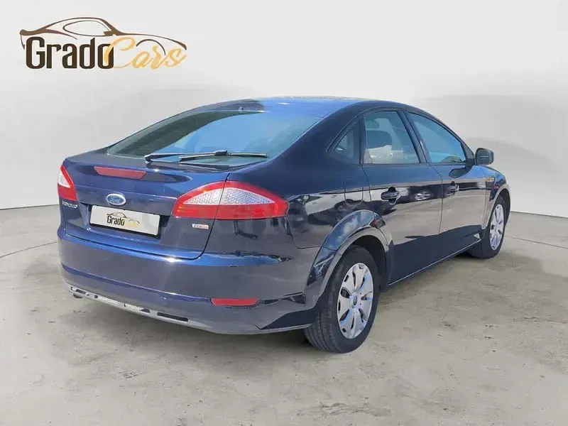 Usado Ford Mondeo Trend 125 CV (91 kW) 2008 Azul Berlina