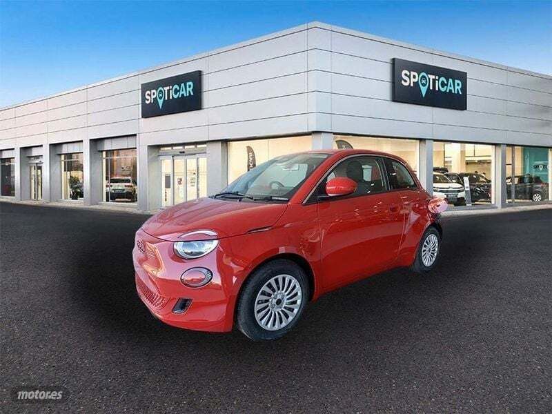 Rojo Usado 2023 Fiat 500e Red Berlina | 27.990 € - Imagen 1/4