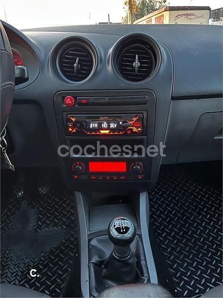 Usado Seat Ibiza Reference 70 CV (51 kW) 2006 Negro Utilitario