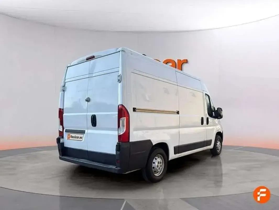 Usado Peugeot Boxer 110 CV (80 kW) 2018 Blanco Van