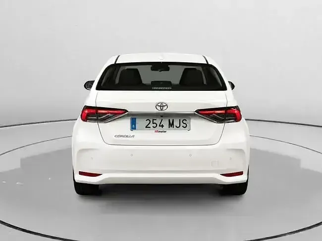 Usado Toyota Corolla Style 140 CV (102 kW) 2023 Blanco Berlina