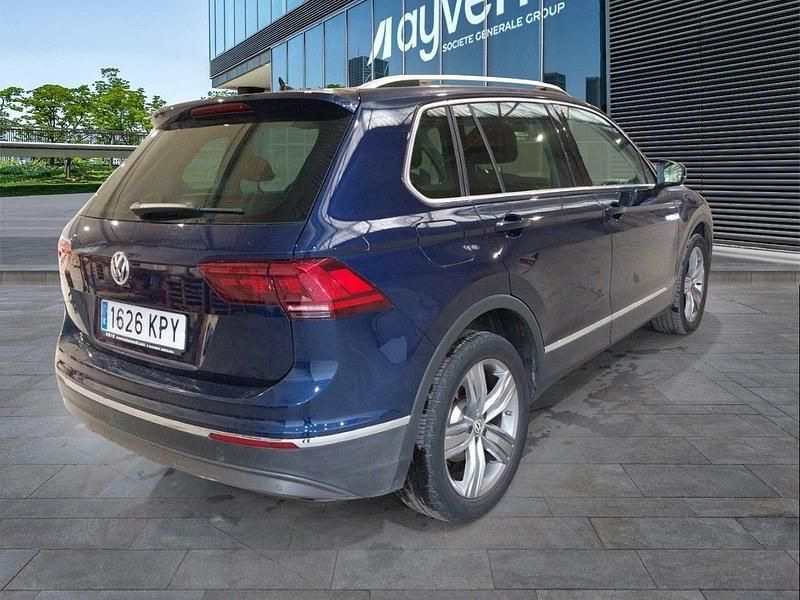 Usado VW Tiguan Sportline 190 CV (139 kW) 2018 Azul SUV