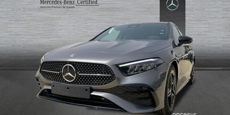 Gris Nuevo 2025 Mercedes A200 Berlina | 38.490 € (Precio justo) - Imagen 1/4