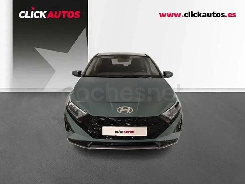Usado Hyundai i20 100 CV (73 kW) 2025 Verde Berlina