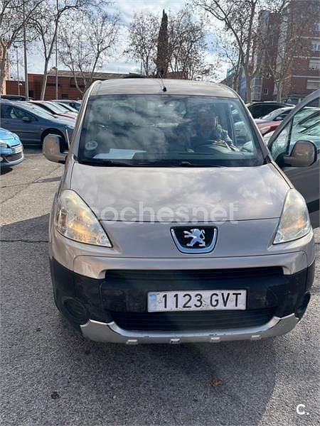 Usado Peugeot Partner Tepee Premium 110 CV (80 kW) 2010 Beige Monovolumen