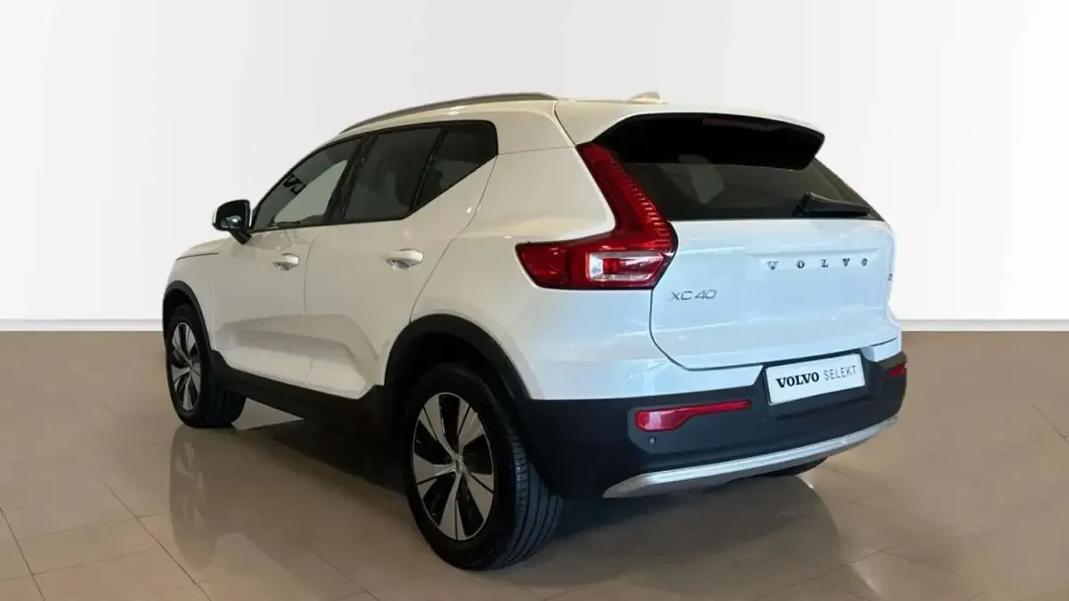 Nuevo Volvo XC40 Core 163 CV (119 kW) 2026 Blanco SUV