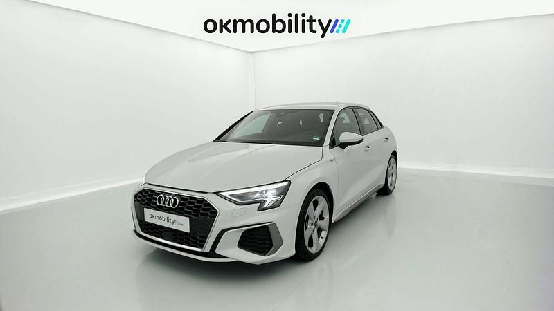 Usado Audi A3 Sportback e-tron S-Line 150 CV (110 kW) 2023 Gletscherweiss metallic Utilitario