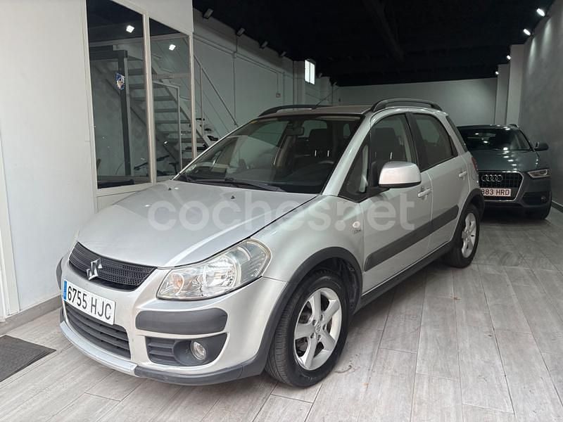Gris / plata Usado 2008 Suzuki SX4 GL SUV | 5950 € - Imagen 1/4