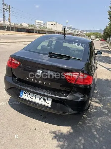 Usado Seat Toledo Reference 115 CV (84 kW) 2018 Negro Utilitario