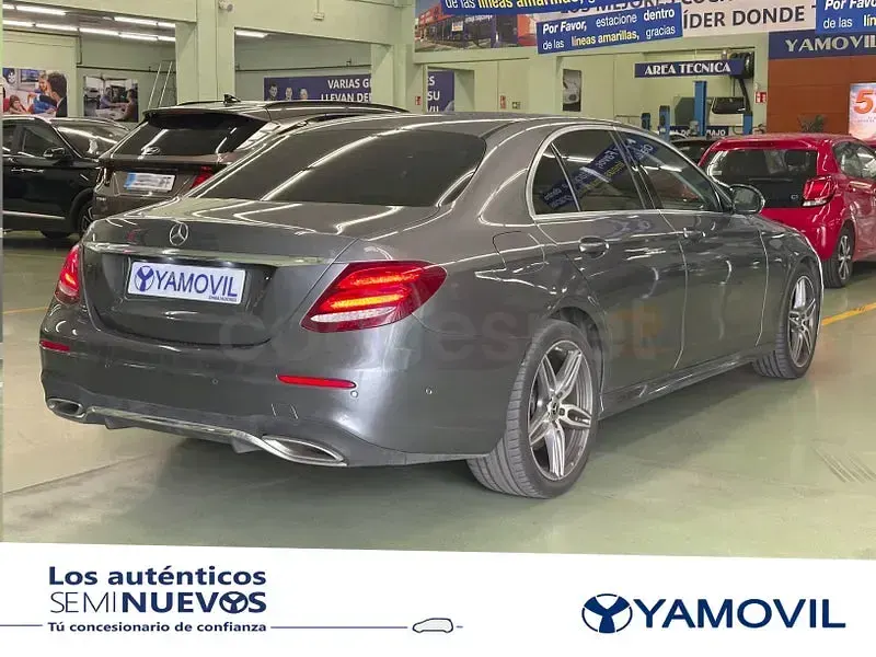 Usado Mercedes E350 299 CV (219 kW) 2019 Gris / plata Berlina