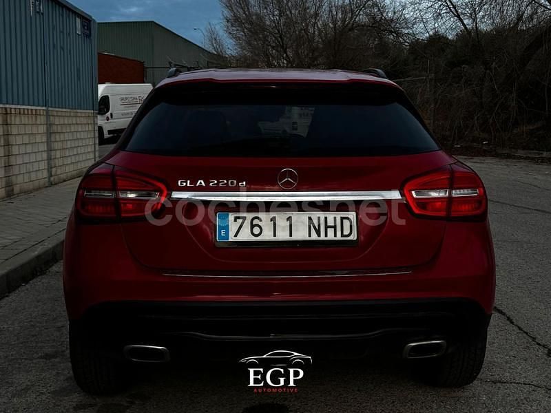 Usado Mercedes GLA220 AMG line 177 CV (130 kW) 2017 Rojo SUV