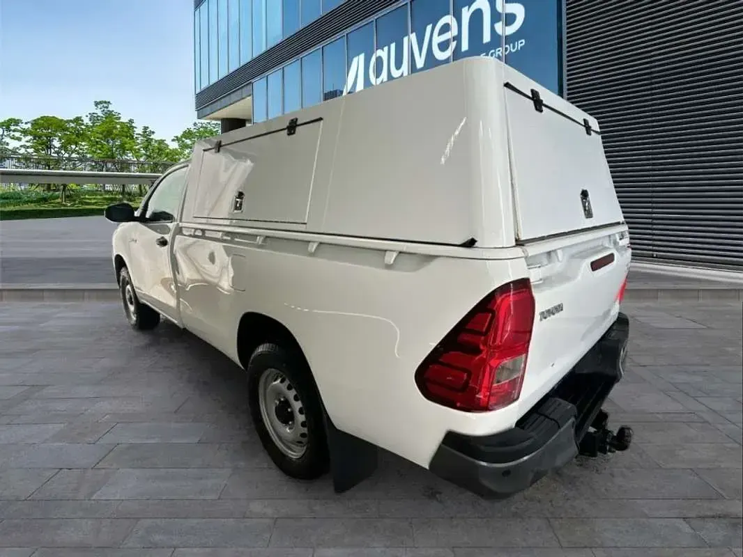 Usado Toyota HiLux 150 CV (110 kW) 2023 Blanco Pickup/Camioneta