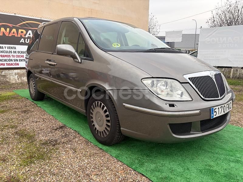 Usado Lancia Phedra 136 CV (100 kW) 2007 Beige Monovolumen